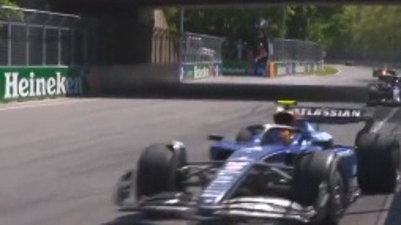 El enfado de Albon después de dejar pasar a Sainz: "Me molesta mucho que no me escuchéis"