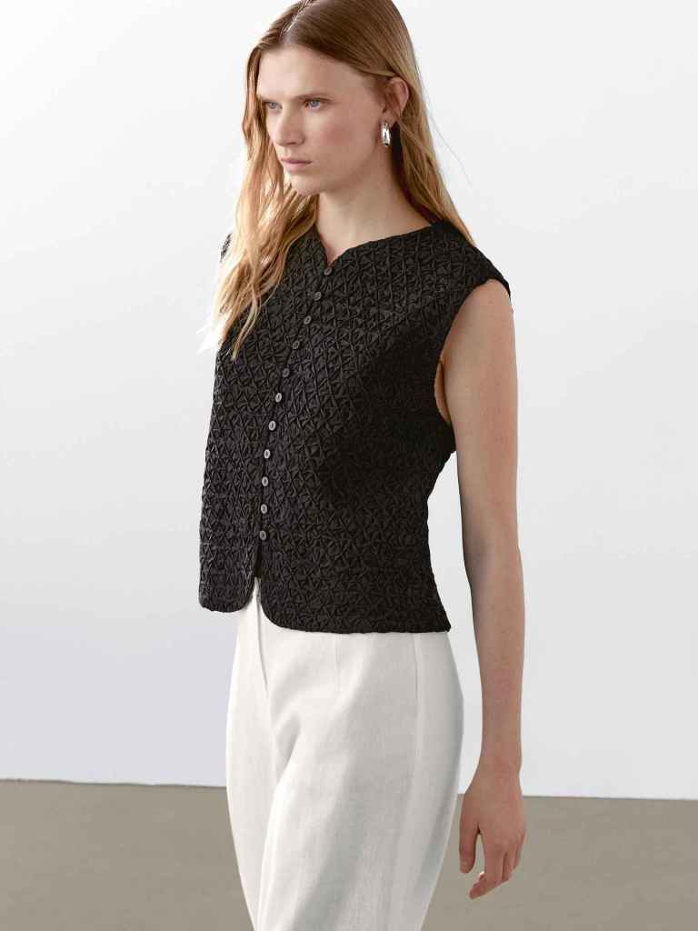 Chaleco de ventas de verano de Massimo Dutti con chaleco de bordado