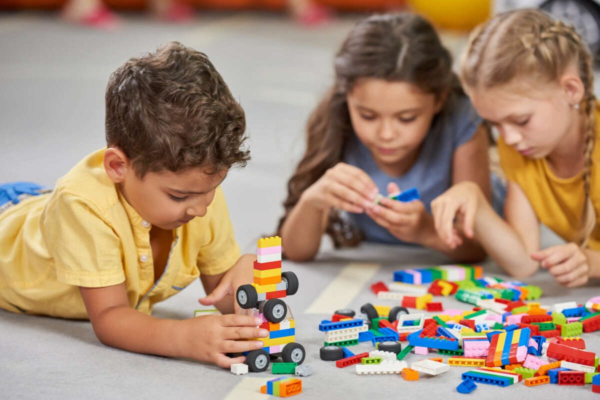 el sistema educativo arrastra un déficit de 44.000 docentes