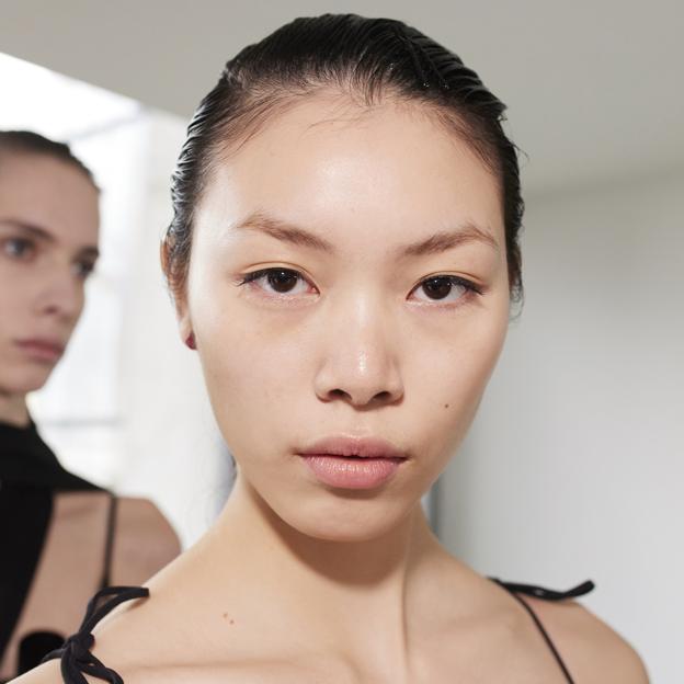 Crema facial con aloe vera y después de una toma de sol: irritación de calman, refrescarse y prolonga el bronceado