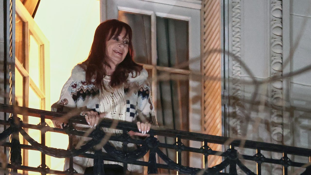La Justicia concede la prisión domiciliaria a la expresidenta Cristina Fernández de Kirchner
