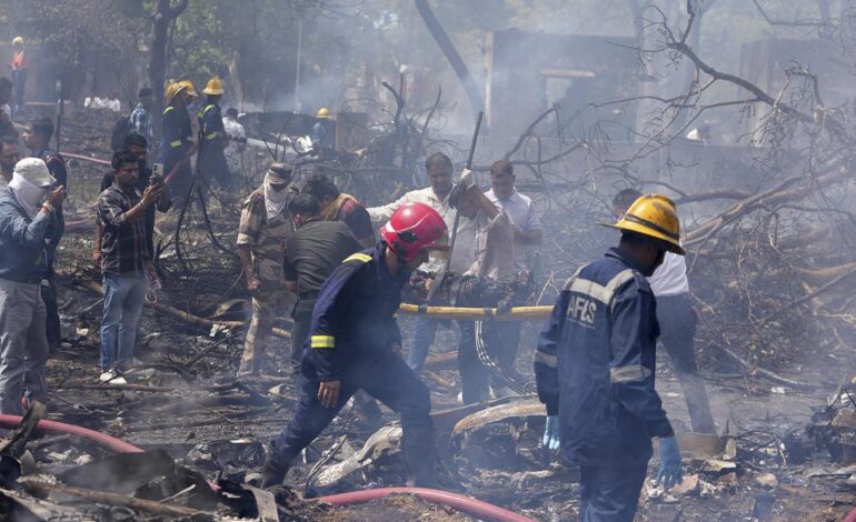 Accidente de un avión en la India, en directo: Última hora del Boeing de Air India siniestrado, muertos y superviviente