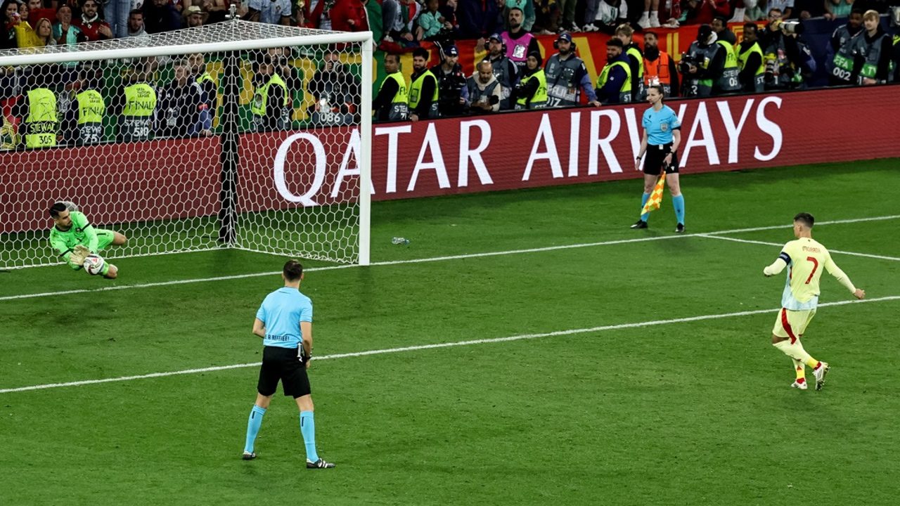 España cae en los penaltis ante Portugal y pierde la primera final de la ‘era De La Fuente’