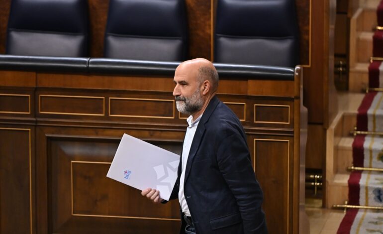 El Gobierno no puede buscar una foto que desvíe la atención