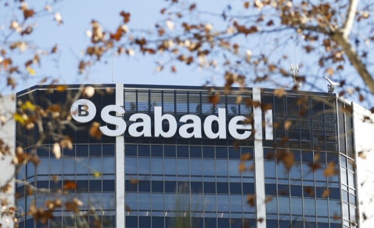 Banco Sabadell explora vender su filial británica por más de 2.000 millones para defenderse de BBVA