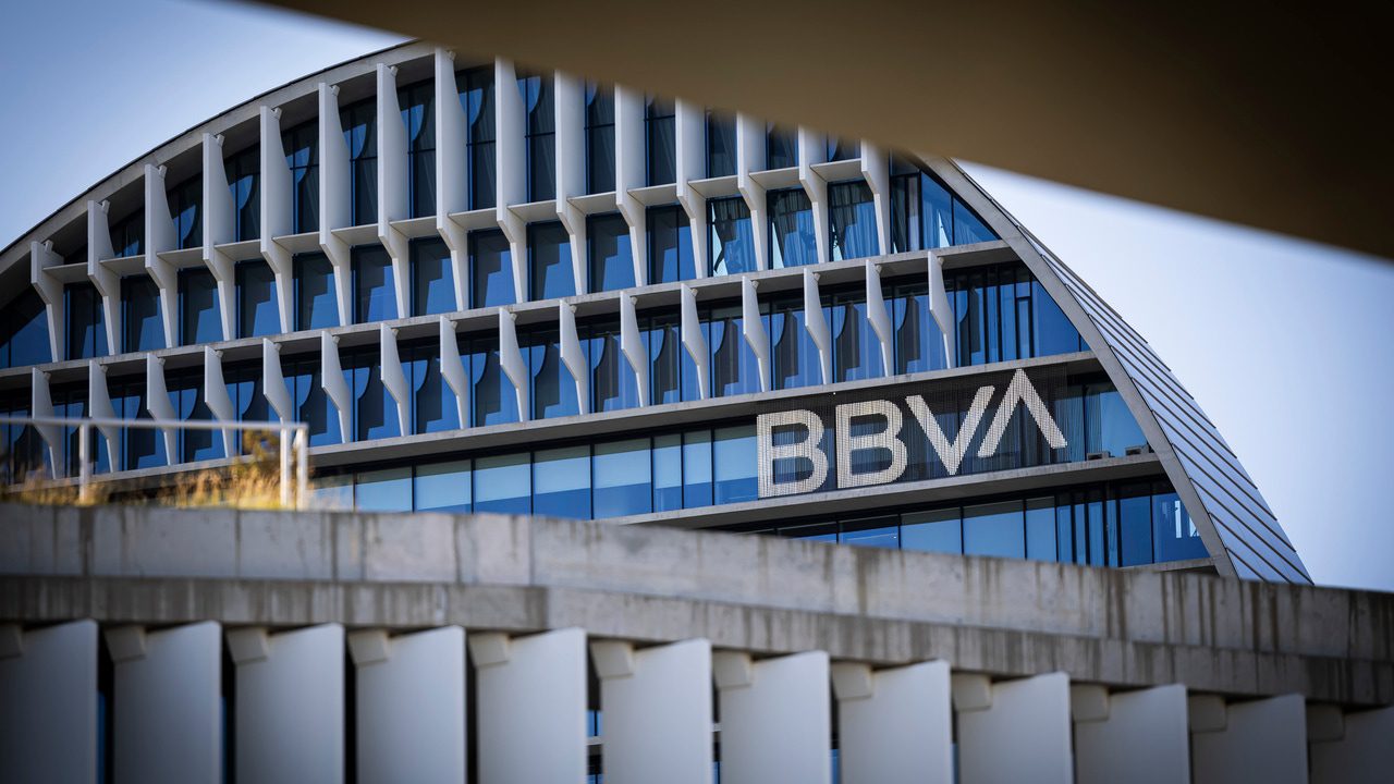 BBVA confirma que sigue adelante con la opa al Sabadell
