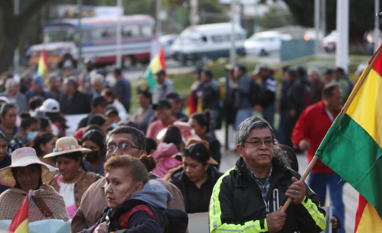 Mueren dos policías en enfrentamientos con seguidores de Evo Morales en Bolivia