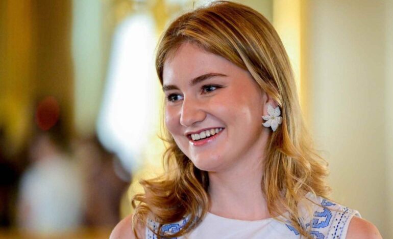 La princesa Elisabeth de Bélgica sorprende luciendo el vestido Zara que arrasó en España en 2023