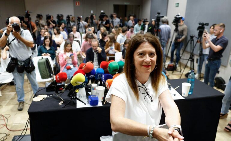 El PSOE pondrá en manos de la Fiscalía el ‘pen drive’ con información recopilada por Leire Díez
