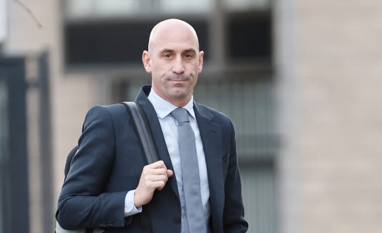 La Audiencia confirma la condena de 10.800 euros de multa para Rubiales por el beso no consentido a Jenni Hermoso