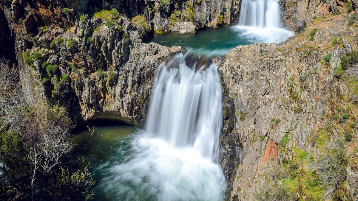 6 cascadas cerca de Madrid perfectas para disfrutar y refrescarte