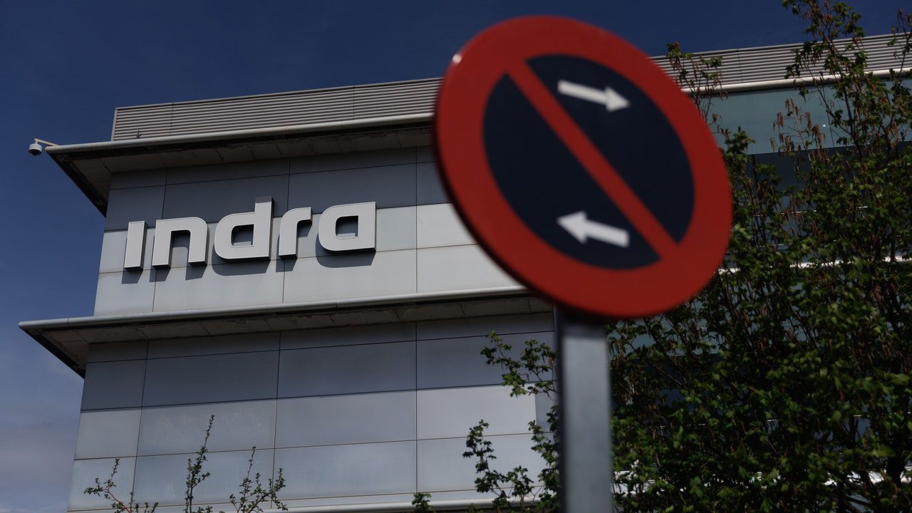 Indra asegura que participará «directa o indirectamente» en la compra de la filial de vehículos militares de Iveco