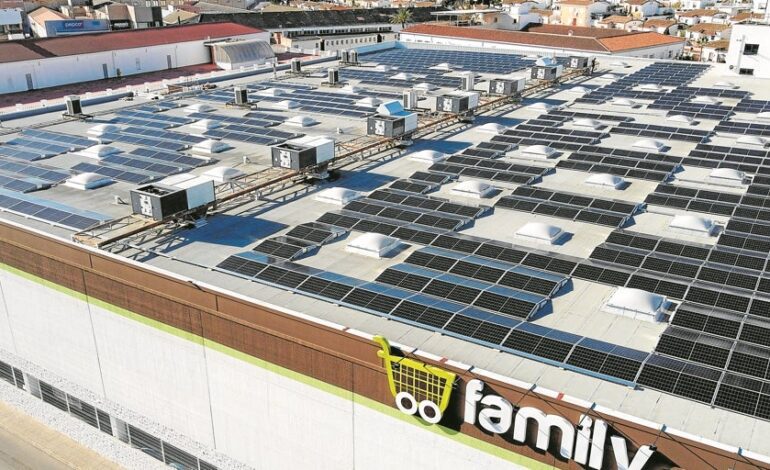 Los súper llenan el carrito de la sostenibilidad con paneles fotovoltaicos