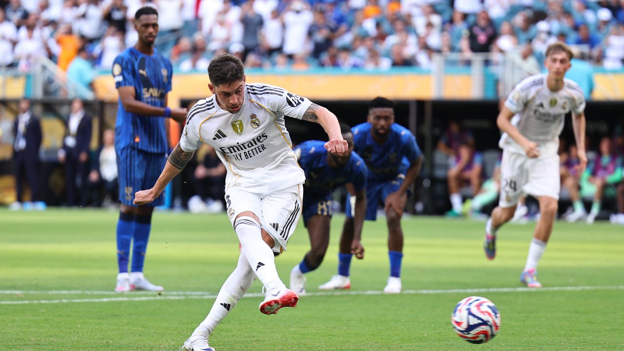 Valverde falla un penalti en el 91′ y amarga el debut de Xabi Alonso en el banquillo del Real Madrid