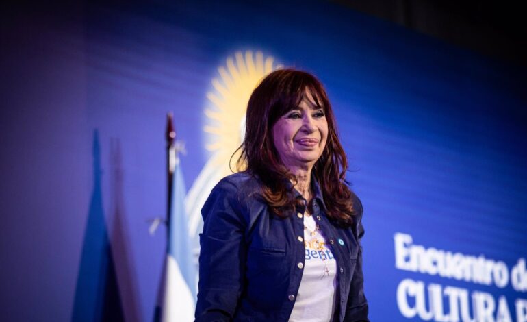 El Supremo de Argentina confirma la condena por corrupción contra Cristina Fernández que le inhabilita políticamente