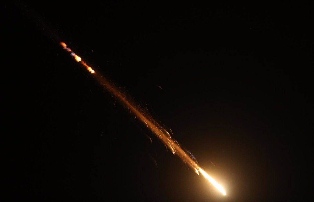 Irán lanza una nueva oleada de proyectiles sobre Israel, que anuncia bombardeos en Teherán