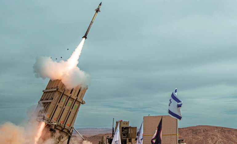 La última oleada de proyectiles iraníes provoca daños leves en el norte y el sur de Israel