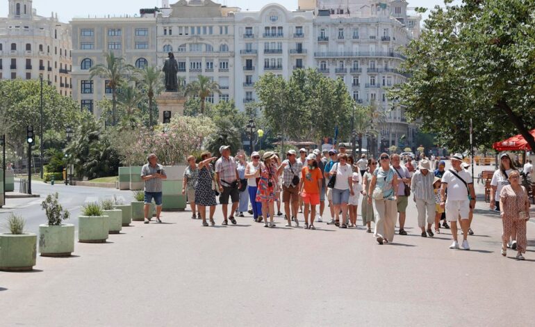 ¿Qué hacer si se alcanzan los 50 grados? Así afecta a cuerpo y mente el calor cada vez más extremo en España