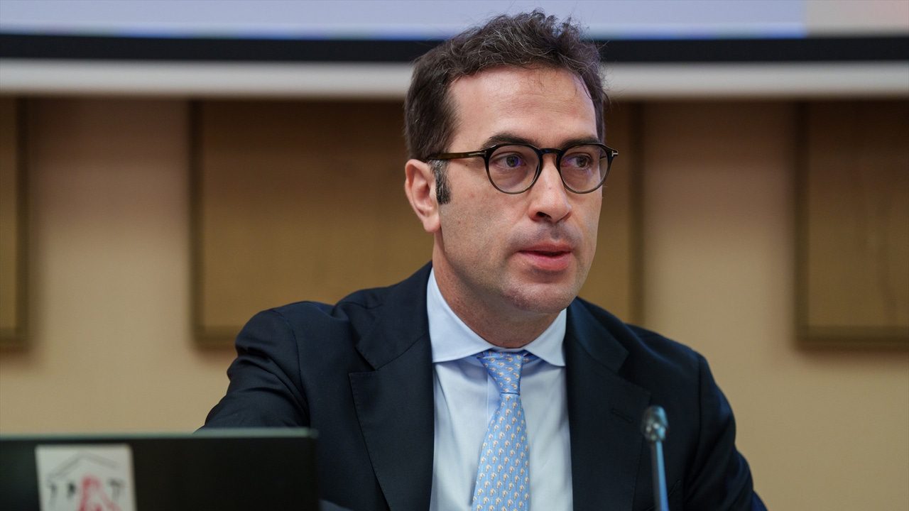 El Gobierno aprueba la OPA del BBVA al Sabadell pero impone que tengan que operar como entidades separadas durante tres años