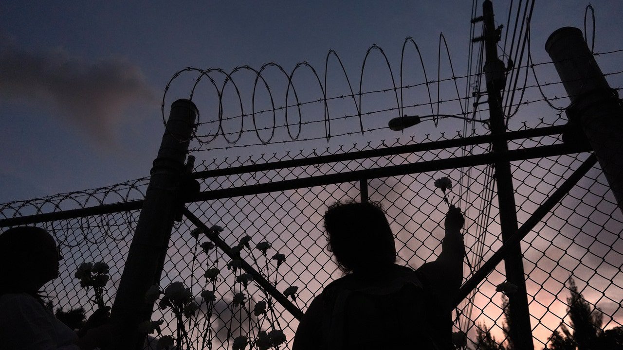 ocho hombres esperan detenidos en África a que EEUU decida dónde deportarles