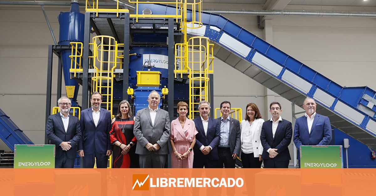 Iberdrola y FCC inauguran EnergyLOOP, la primera planta de reciclaje de palas de aerogenerador de la península ibérica