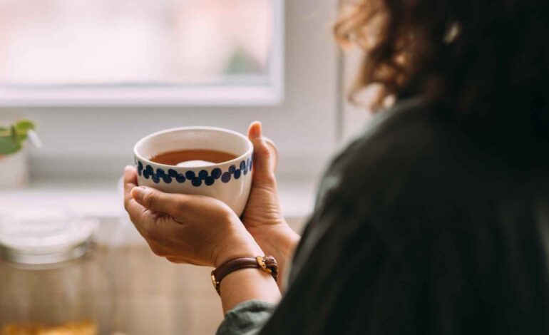 Desde que una nutricionista me recomendó tomar todas las mañanas esta infusión me siento menos hinchada que nunca