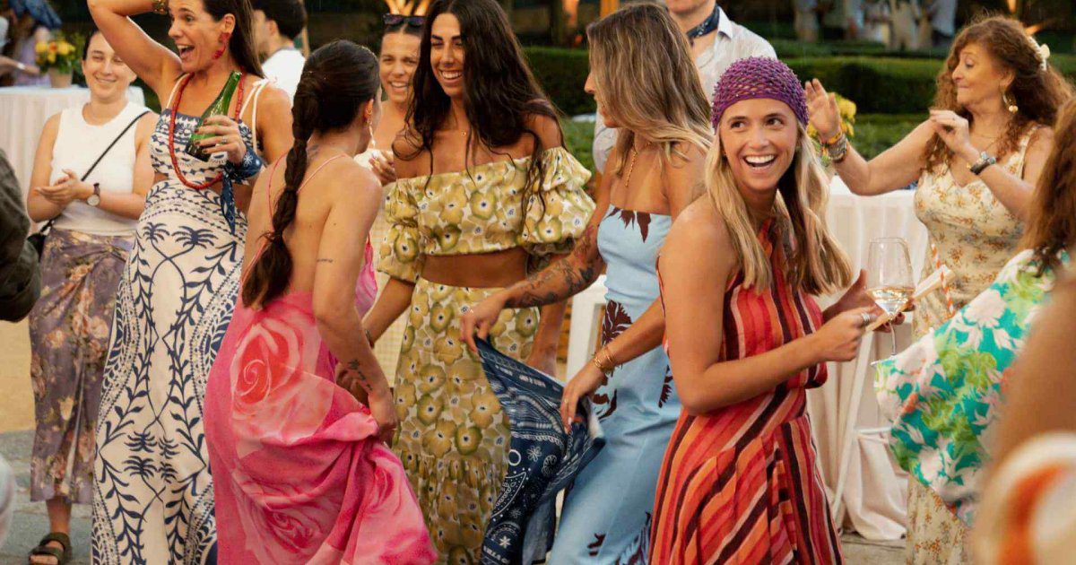 siete looks de invitadas para una noche de verano que querremos copiar