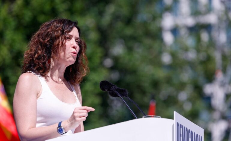 Ayuso y Almeida compran el discurso ultra de «mafia» y «dictadura» para arremeter contra el Gobierno