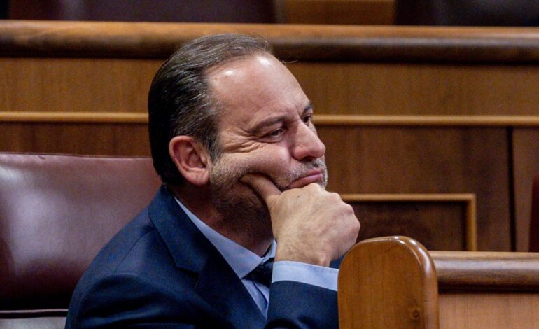 El futuro judicial que le espera a José Luis Ábalos si finalmente pacta con la Fiscalía