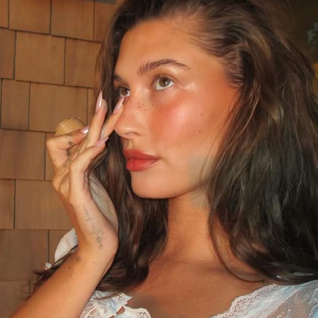 Mercadona lanza la pluma mágica que necesitas para hacer la manicura de vidrio en casa con un acabado profesional