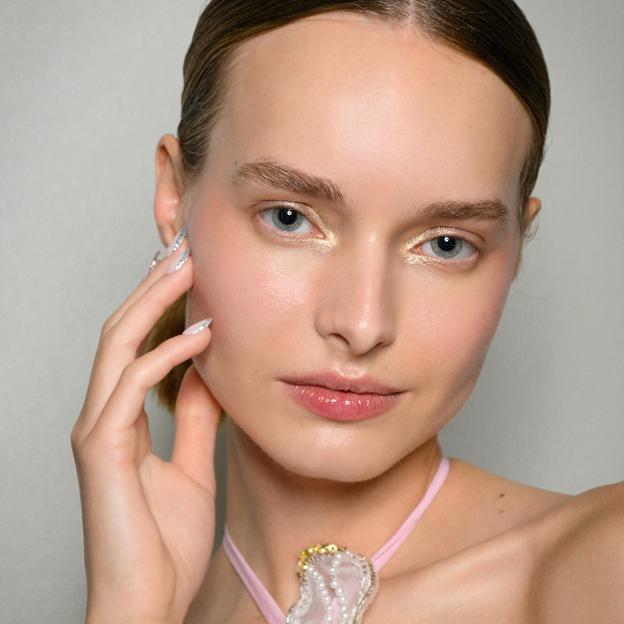 Pearl Nails Return: Manicure en tonos dulces que liberarás antes de la primavera