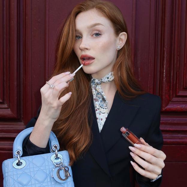 Labio brillante con el tono perfecto para tomar diariamente: no son pegajosos y promueven todas las pieles