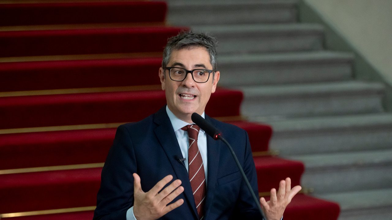 Bolaños afirma que Sánchez «está trabajando en Moncloa» y que sigue contando con la mayoría de la investidura