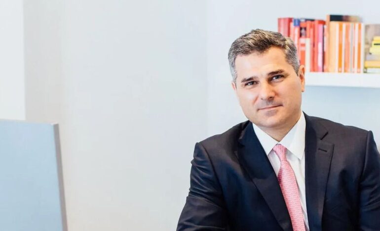 No guarden mucho dinero en efectivo. Se lo va a comer la inflación