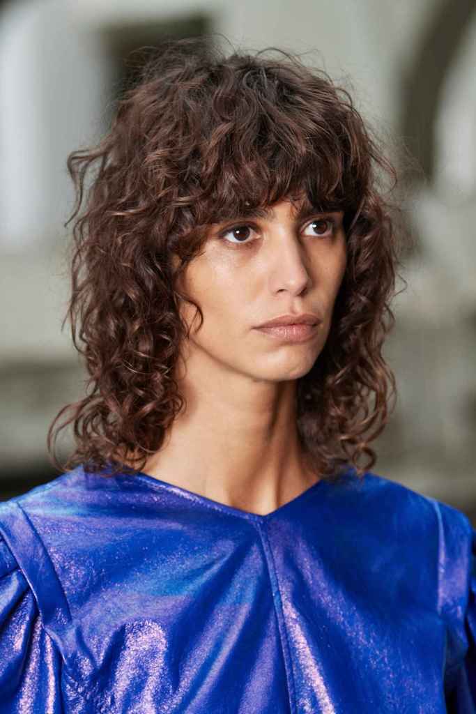 El 'Curly Shag' 'es una muy buena opción para que las niñas con cabello rizado olviden el frizz
