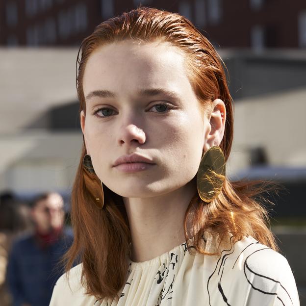 El rojo es el color del cabello que barre este otoño y estos cambios en el aspecto radical de la famosa confirman