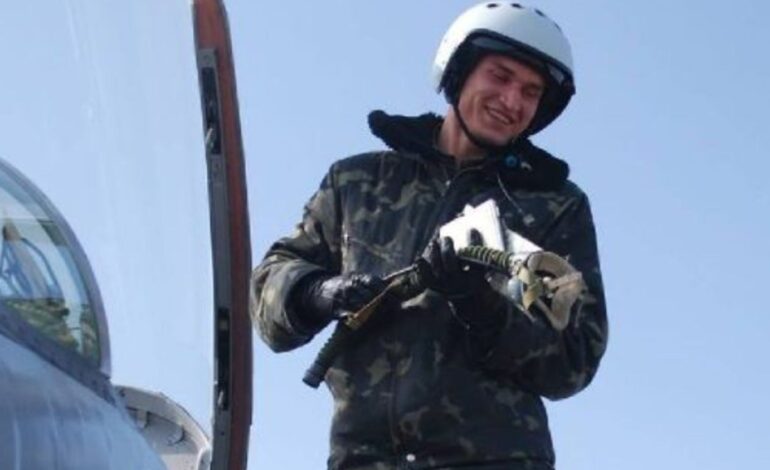 Maksym Ustymenko, el piloto ucraniano que cayó con su F-16 en plena batalla tras derribar siete objetivos rusos