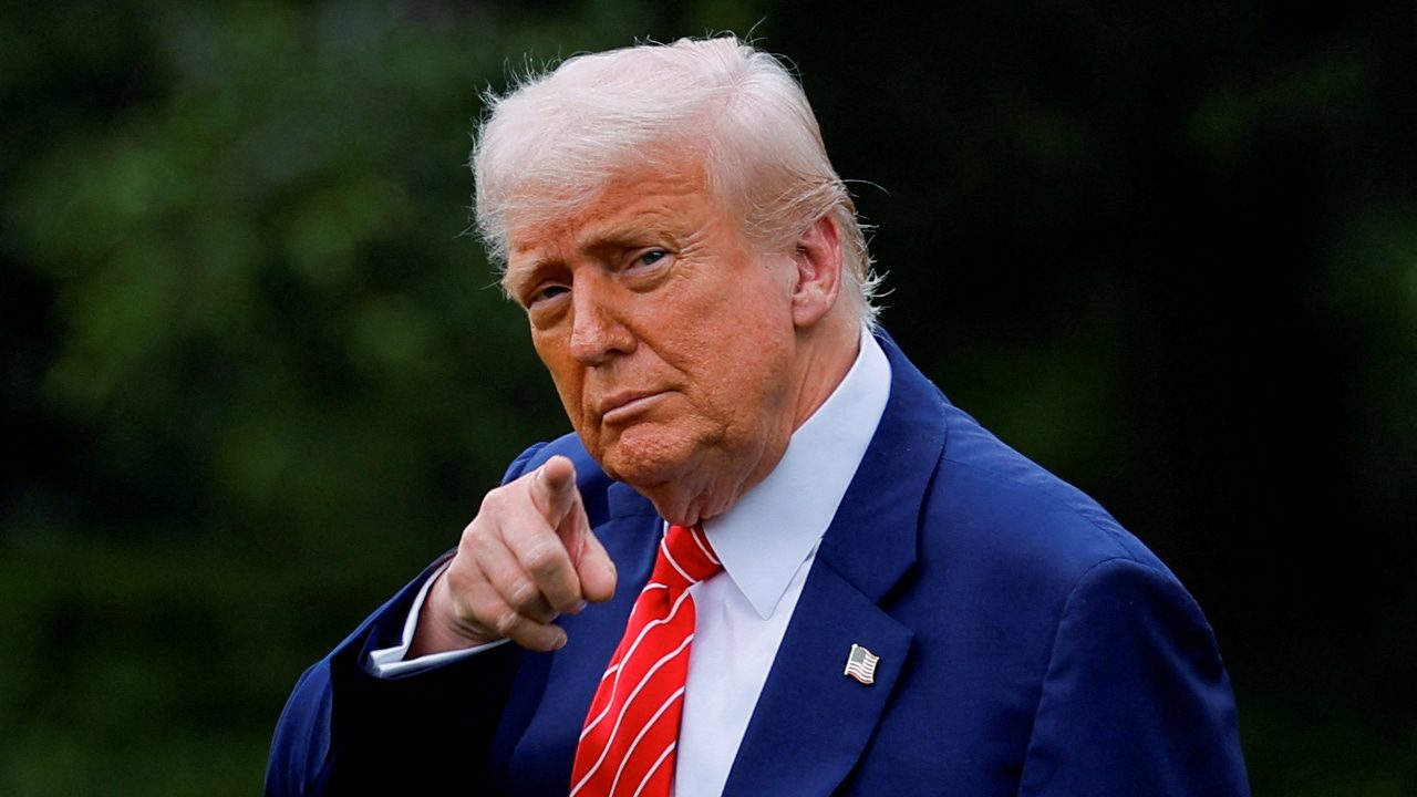 Trump cumple su amenaza y duplica los aranceles al acero y el aluminio, menos a Reino Unido