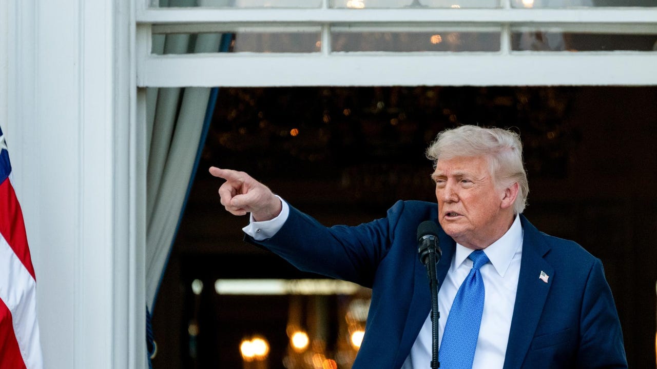 Trump prohíbe la entrada a Estados Unidos de ciudadanos de 12 países y limita la de otros siete