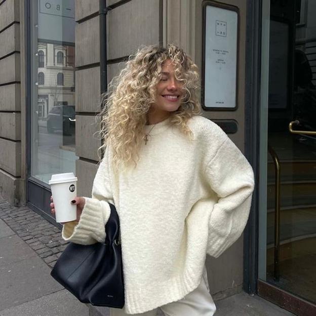 Curl en primer lugar, el producto del método rizado para tener cabello rizado sin frizz que deba probar
