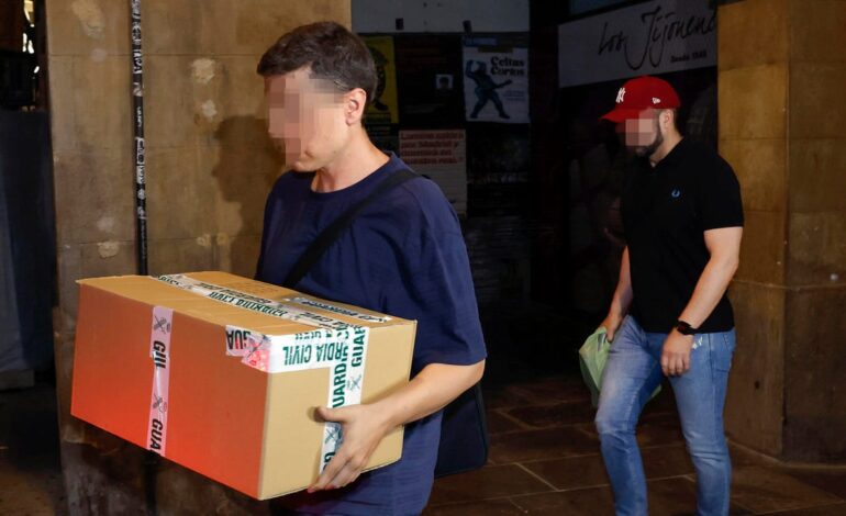 La UCO encontró en casa de Antxón 16.000 euros en efectivo y una «escritura» de traspaso a Santos Cerdán del 45% de Servinabar