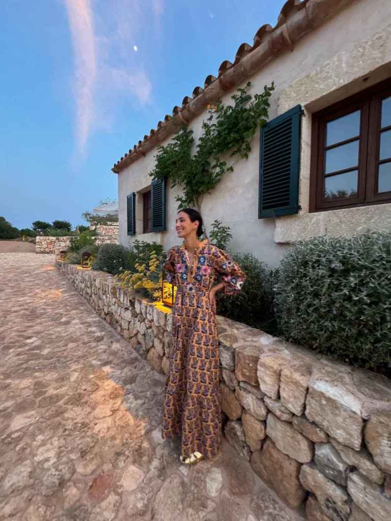 Vestido sassa del OSMA con cangrejos dorados