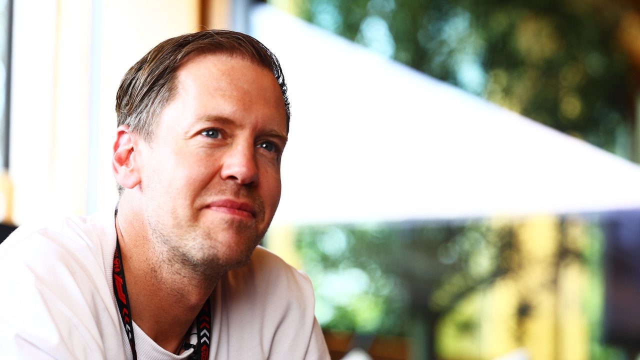 Vettel reconoce que está negociando con Red Bull