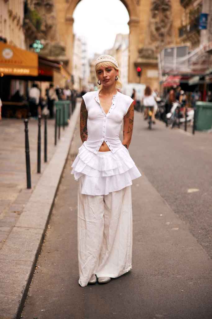 Las tapas de casco de crochet son un sí en nuestro looks de primavera-verano
