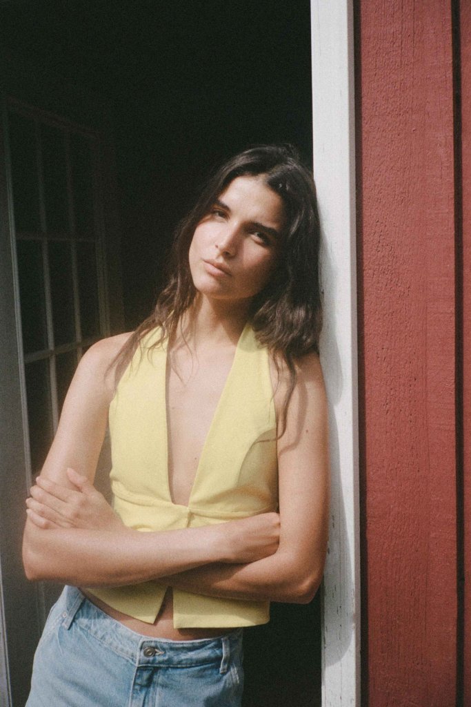 Ventas a un Licou amarillo de ventas de verano de Zara
