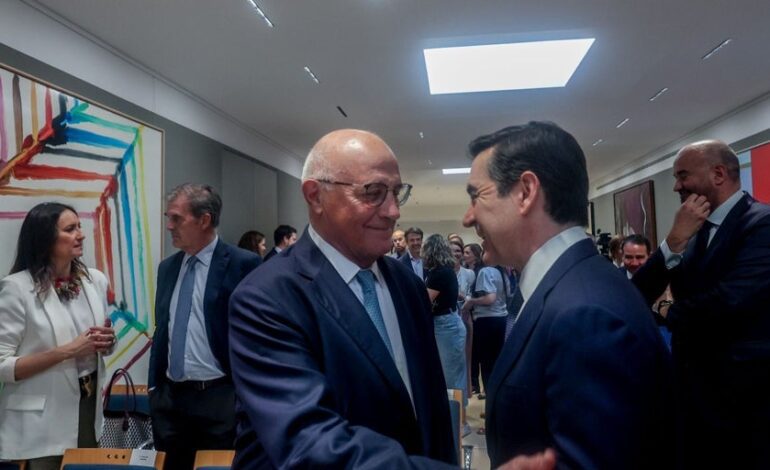 Una opa vetada en diferido