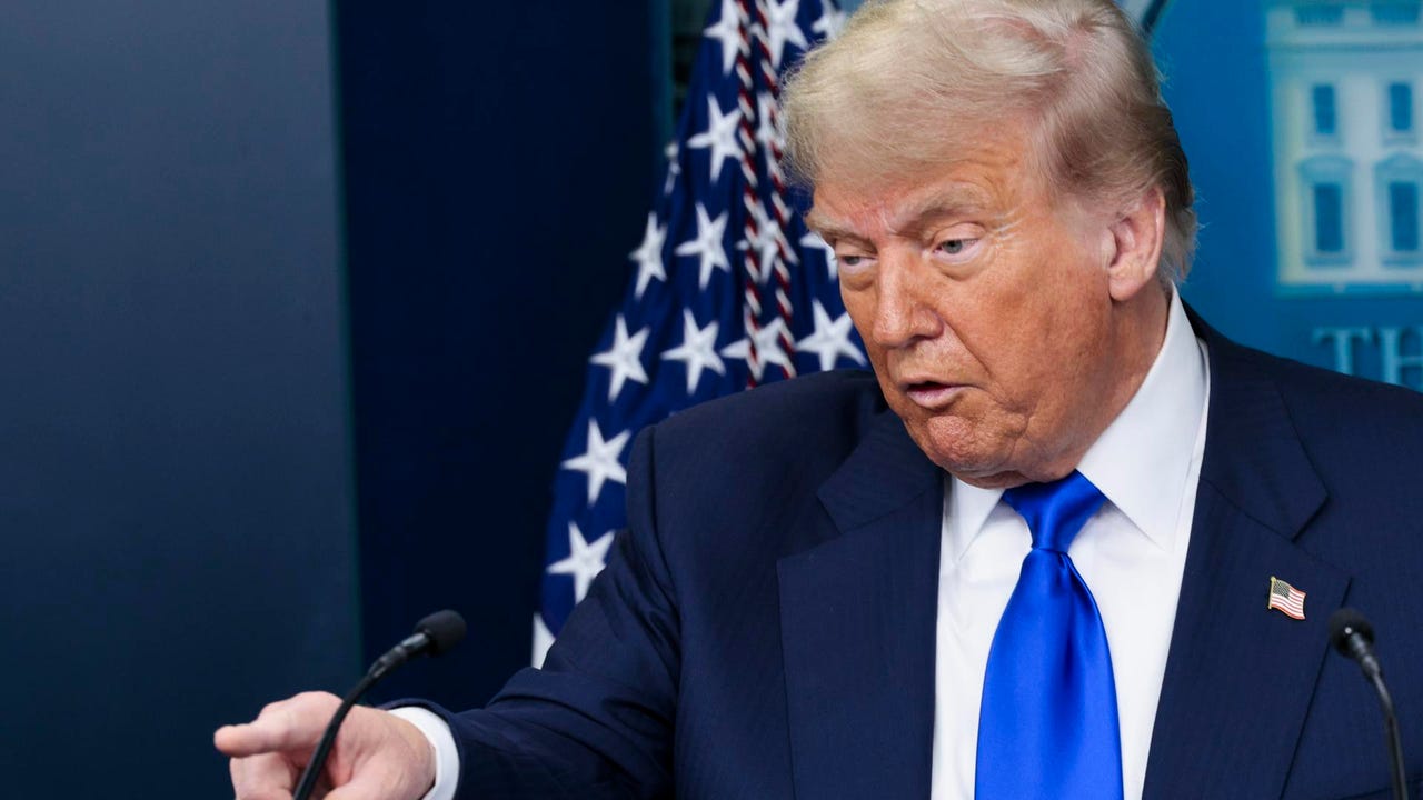 Trump amenaza a Irán con nuevos bombardeos si intenta reconstruir el programa nuclear
