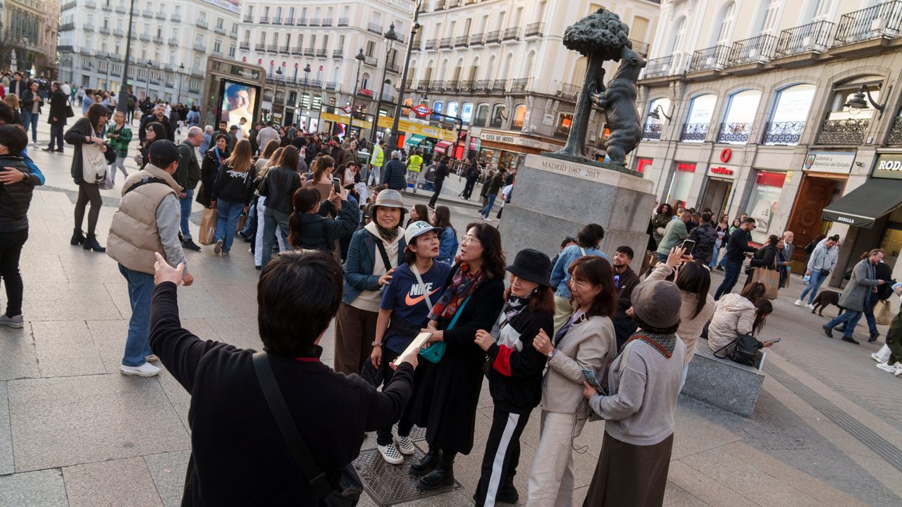 el 94% de los españoles viajará en verano con un gasto récord de 739 euros por persona
