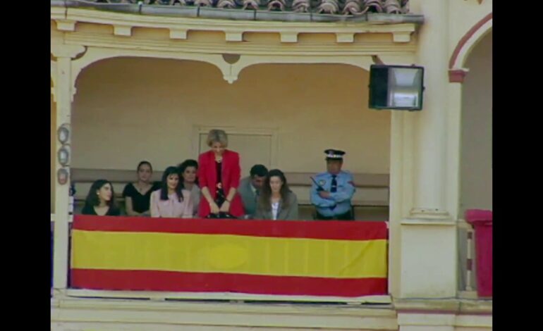 La única mujer del Ayuntamiento de Aranjuez, antitaurina y obligada a presidir la corrida de toros para mujeres de Jesulín