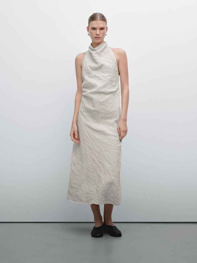 Vestido de Licu con un escote detrás de Massimo Dutti Back
